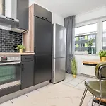 3-zimmer-wohnung Nahe City, Bis 5 Personen, Smarttv, Wifi, Balkon Apartment *