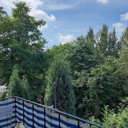 Apartment 3-zimmer-wohnung Nahe City, Bis 5 Personen, Smarttv, Wifi, Balkon