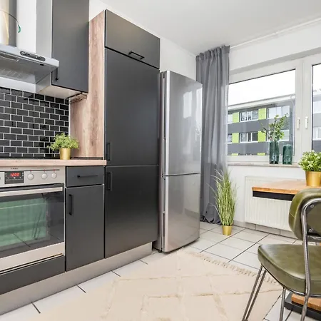 3-zimmer-wohnung Nahe City, Bis 5 Personen, Smarttv, Wifi, Balkon Apartament *