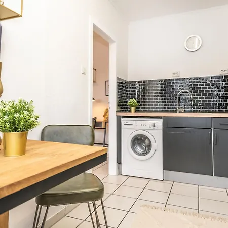 3-zimmer-wohnung Nahe City, Bis 5 Personen, Smarttv, Wifi, Balkon