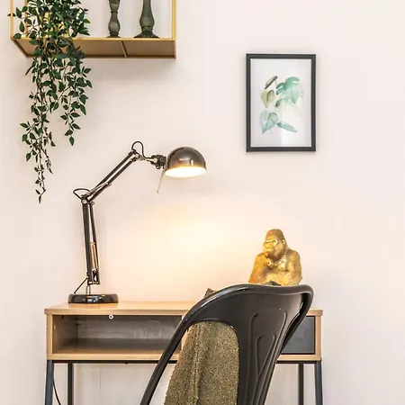 3-zimmer-wohnung Nahe City, Bis 5 Personen, Smarttv, Wifi, Balkon Apartament