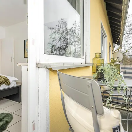 3-zimmer-wohnung Nahe City, Bis 5 Personen, Smarttv, Wifi, Balkon Apartment *