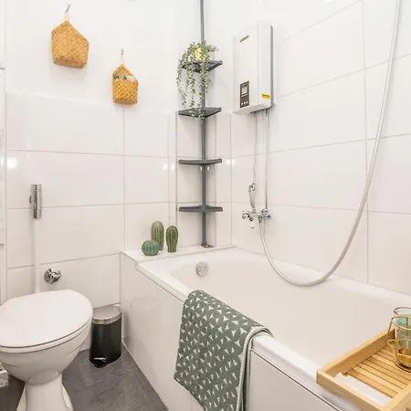 3-zimmer-wohnung Nahe City, Bis 5 Personen, Smarttv, Wifi, Balkon